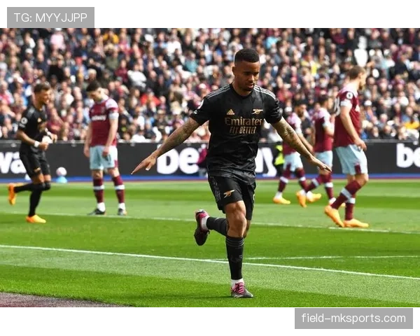 热苏斯逆袭之路：从街头少年到绿茵明星的奋斗传奇