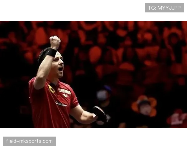 卡卡式射门重现赛场，惊艳表现引爆球迷热议